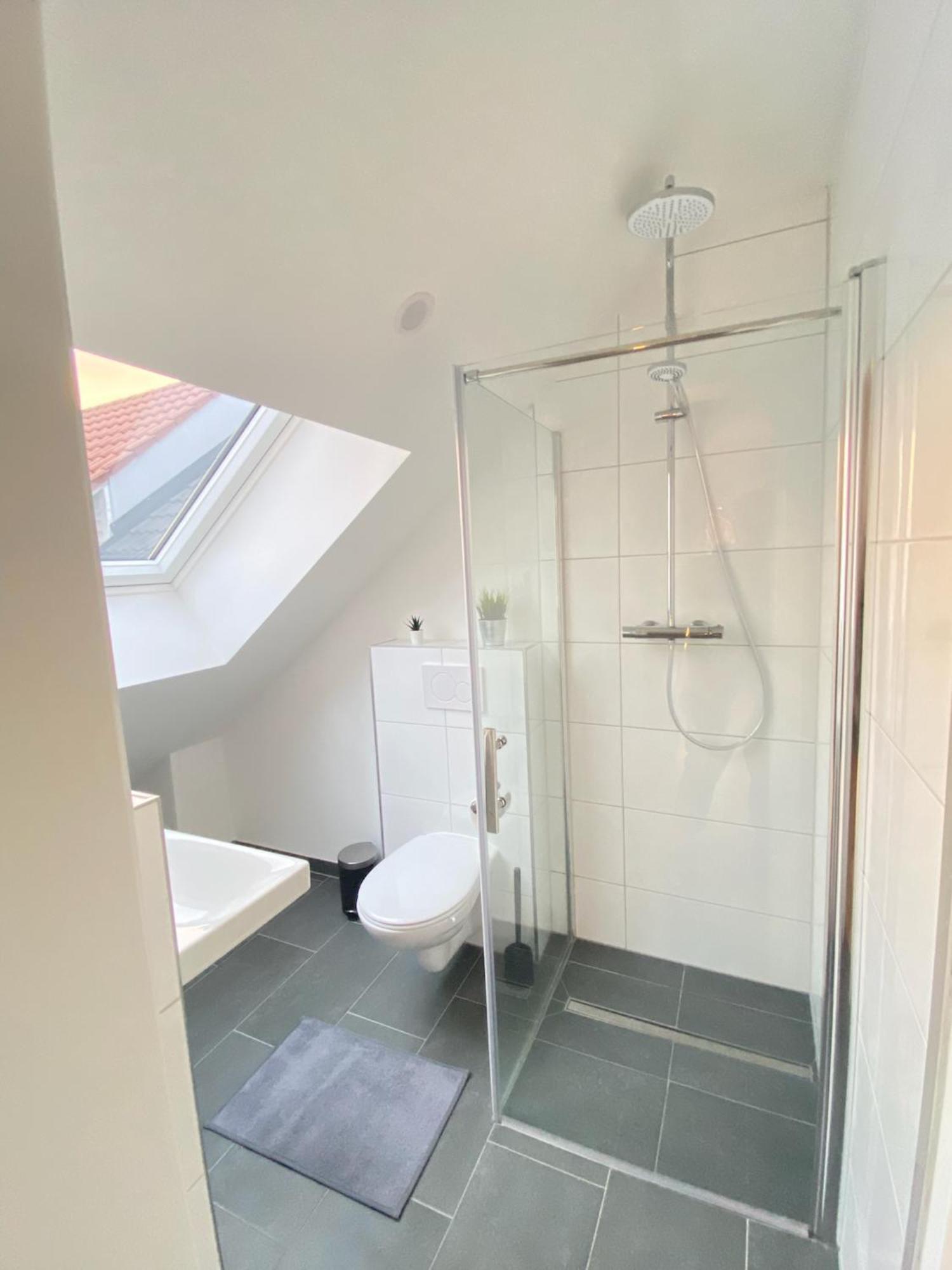 Charmantes Studio-Apartment Im Herzen Von Neureut - Fussbodenheizung, Regendusche, Waschmaschine, Stellplatz 卡尔斯鲁厄 外观 照片