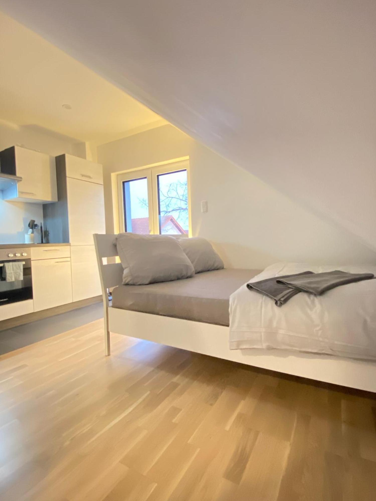 Charmantes Studio-Apartment Im Herzen Von Neureut - Fussbodenheizung, Regendusche, Waschmaschine, Stellplatz 卡尔斯鲁厄 外观 照片